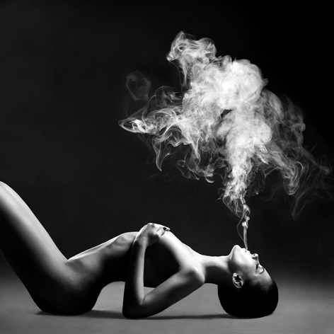 Smoking lady Naakt Vrouw Rook