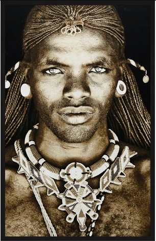 Portrait Gobelin “Samburu Warrior Kenya Sepia ” van Mondiart